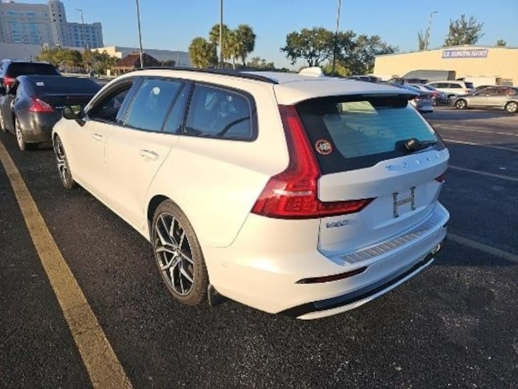 Certified 2024 Volvo V60 plug-in hybrid T8 Polestar Engineered Wagon