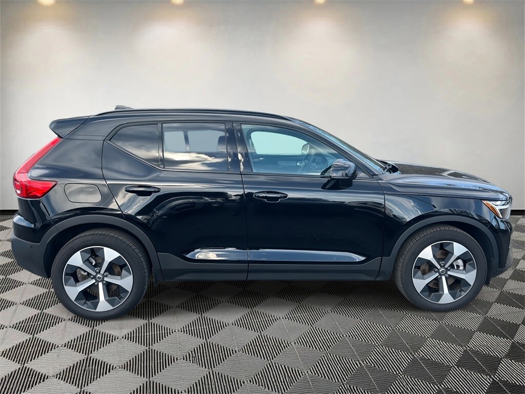 Certified 2025 Volvo XC40 B5 Plus Dark Theme SUV
