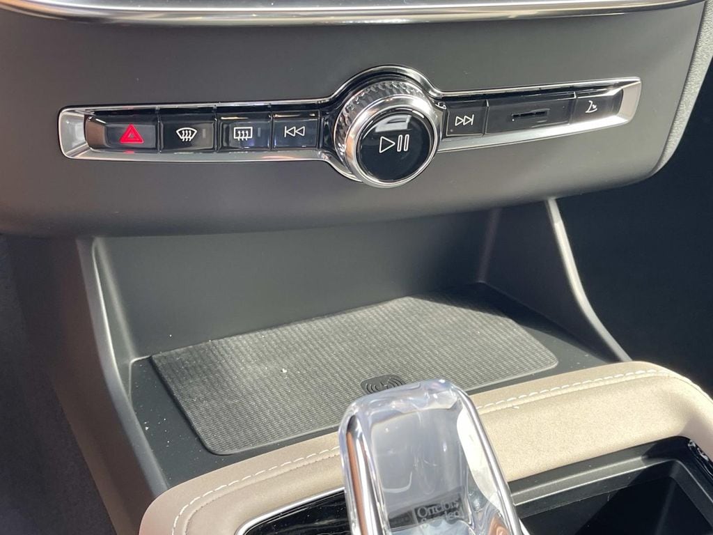 2026 Volvo XC90 Plus - Photo 29