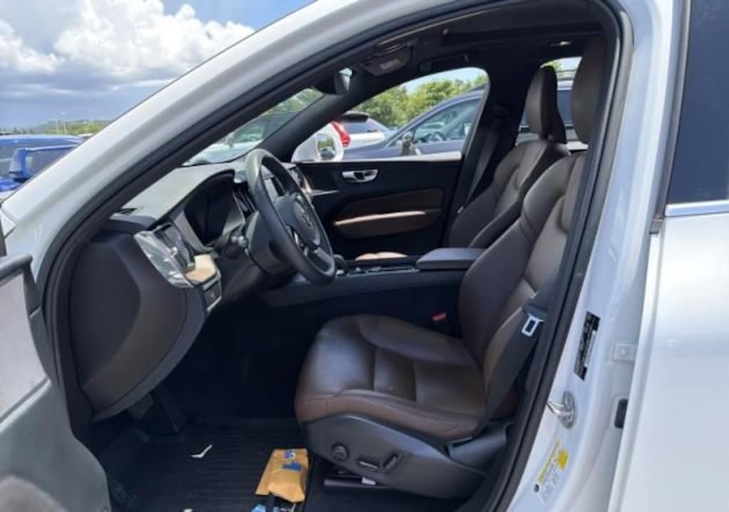 Used 2023 Volvo XC60 B5 FWD Plus Bright SUV