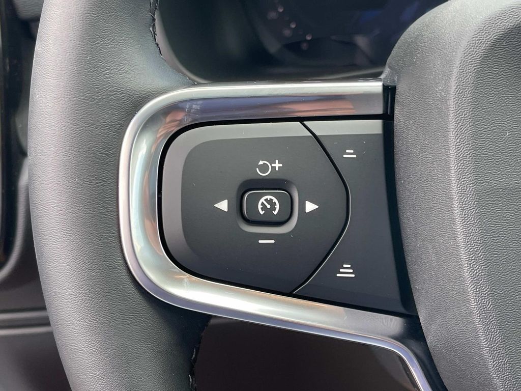 2026 Volvo XC40 Plus - Photo 31