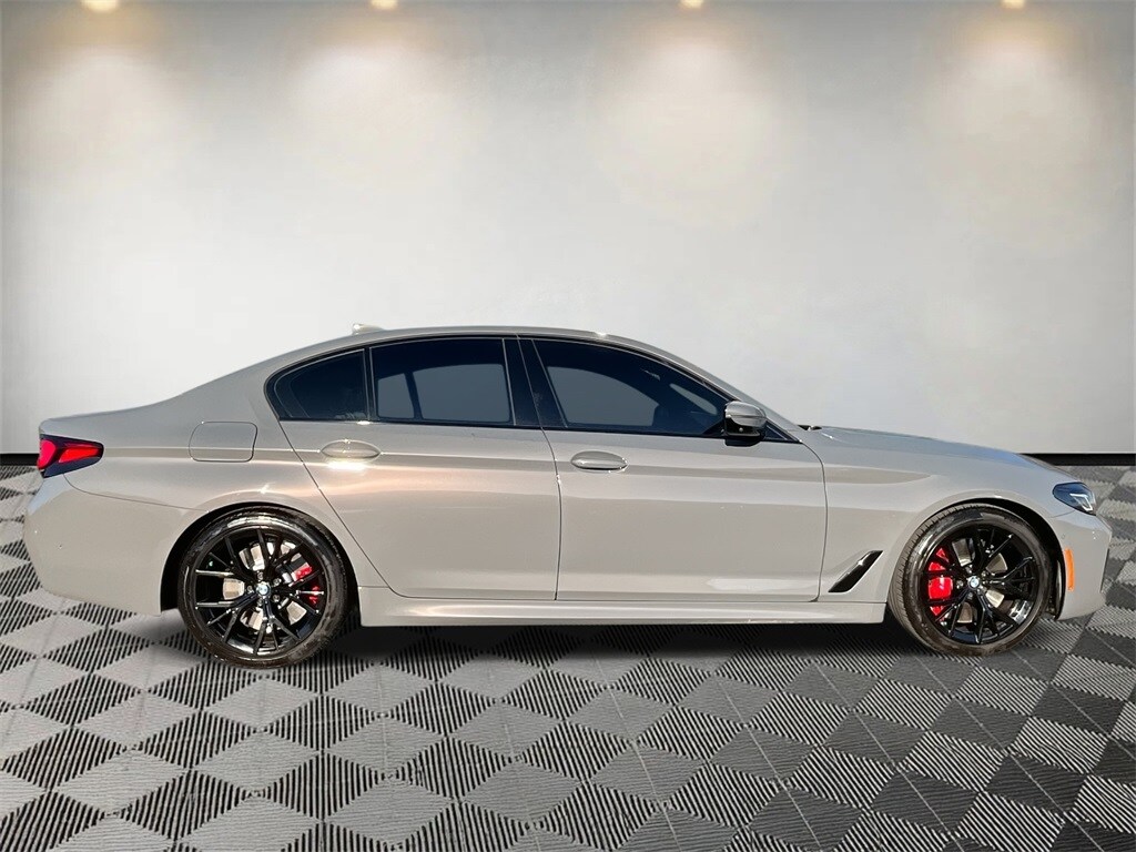 2021 Bmw M550i xDrive photo 2