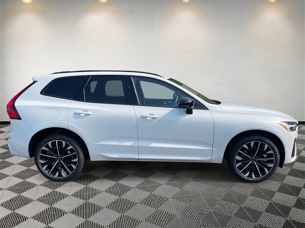2026 Volvo XC60 photo 2