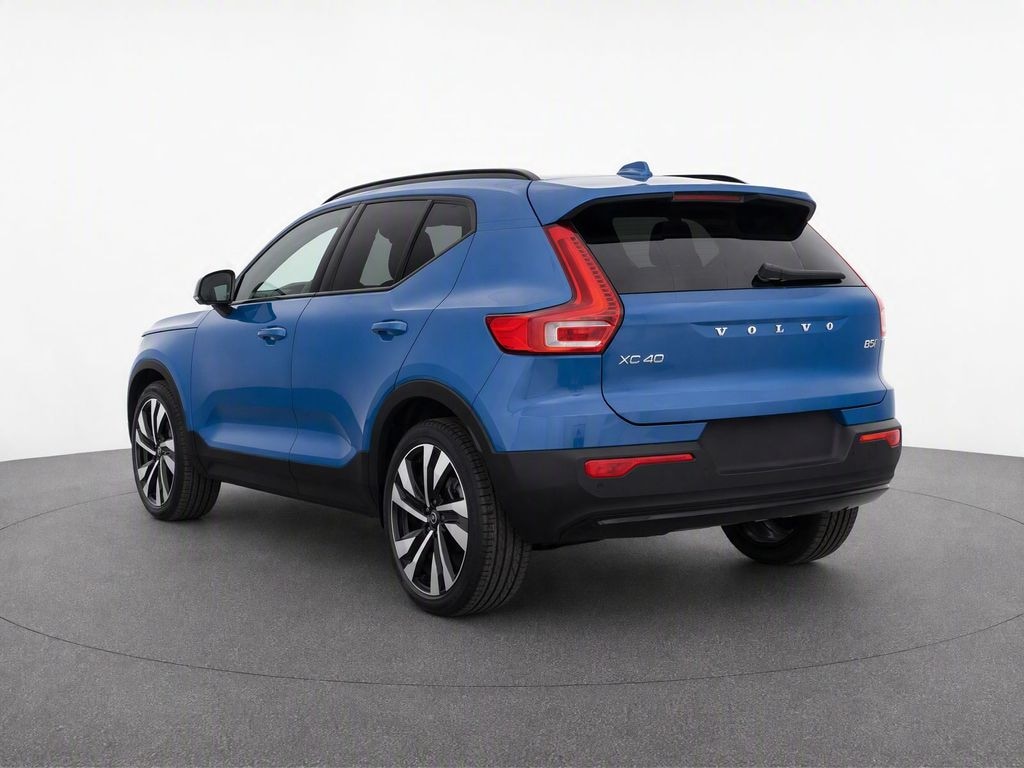 Certified 2024 Volvo XC40 B5 Plus Dark SUV
