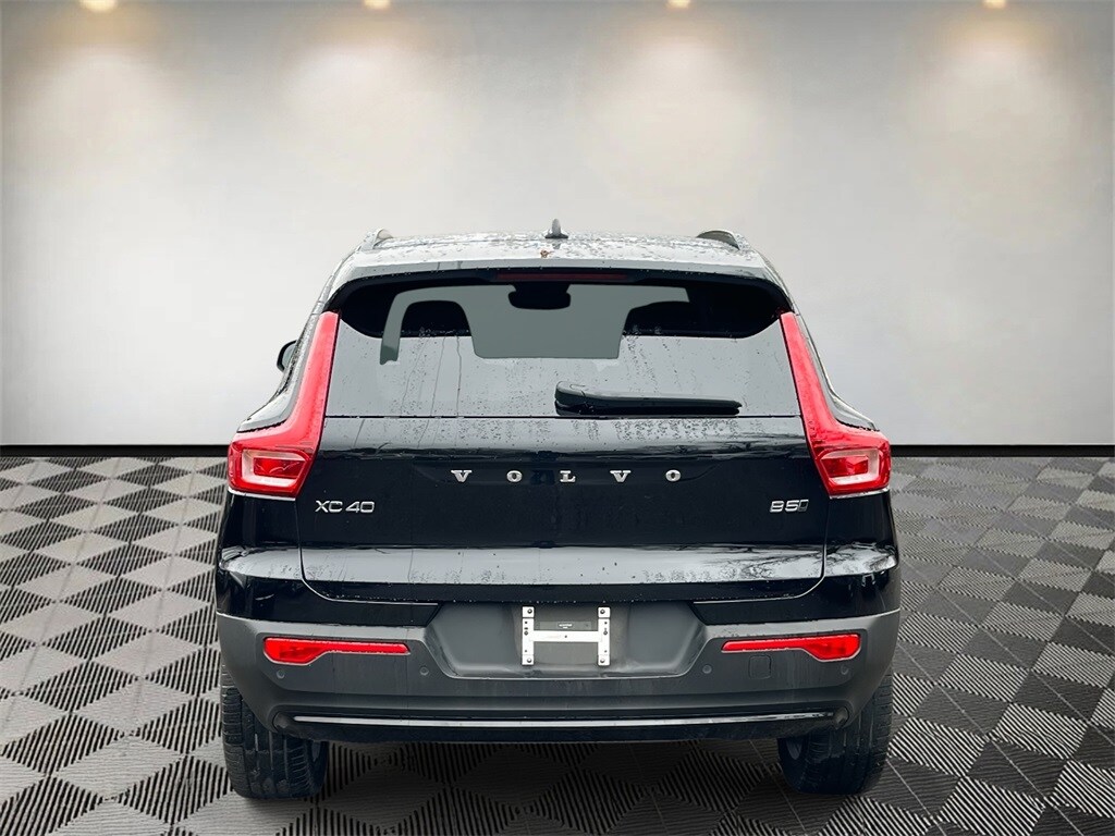 Certified 2024 Volvo XC40 B5 Plus Dark SUV