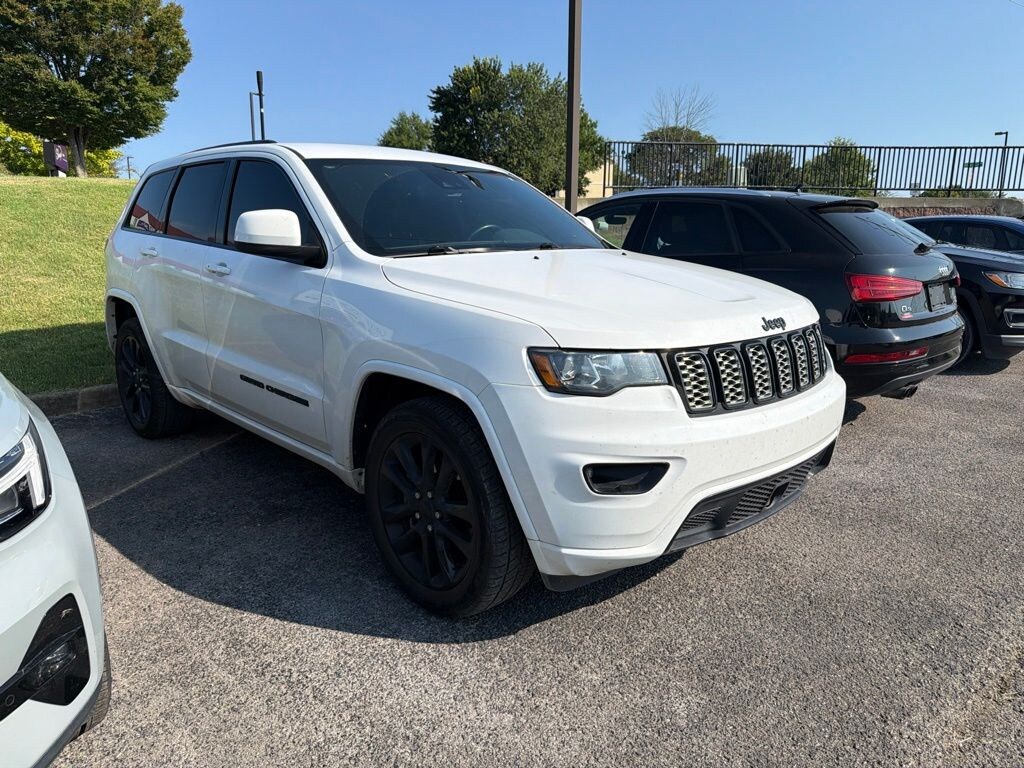 Used 2021 Jeep Grand Cherokee Laredo SUV