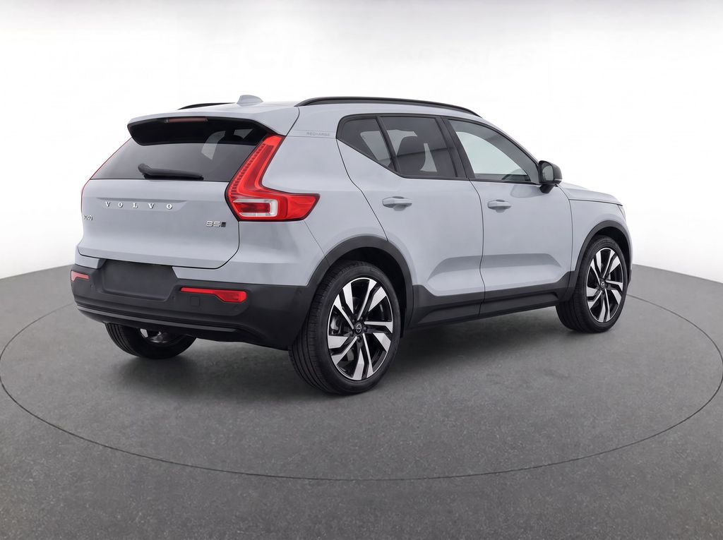 New 2026 Volvo XC40 B5 Ultra SUV