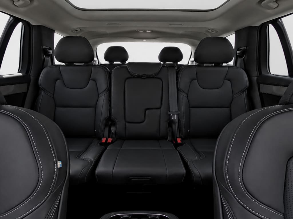 2026 Volvo XC90 Ultra - Photo 16