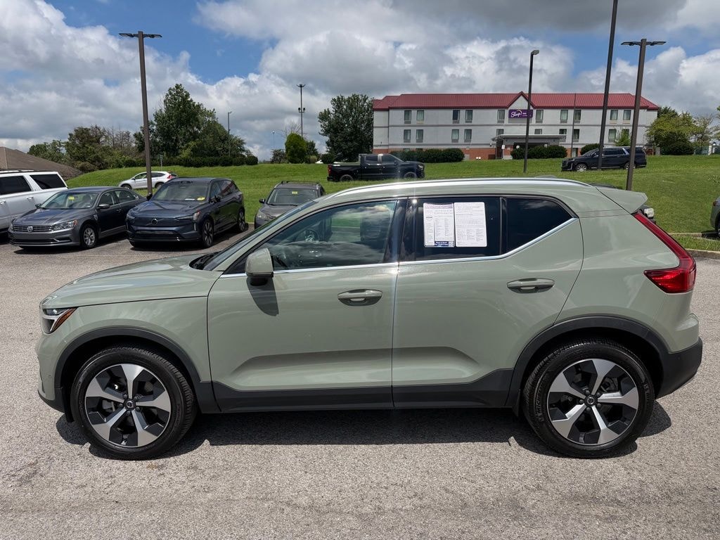 Certified 2023 Volvo XC40 B5 AWD Plus Bright SUV