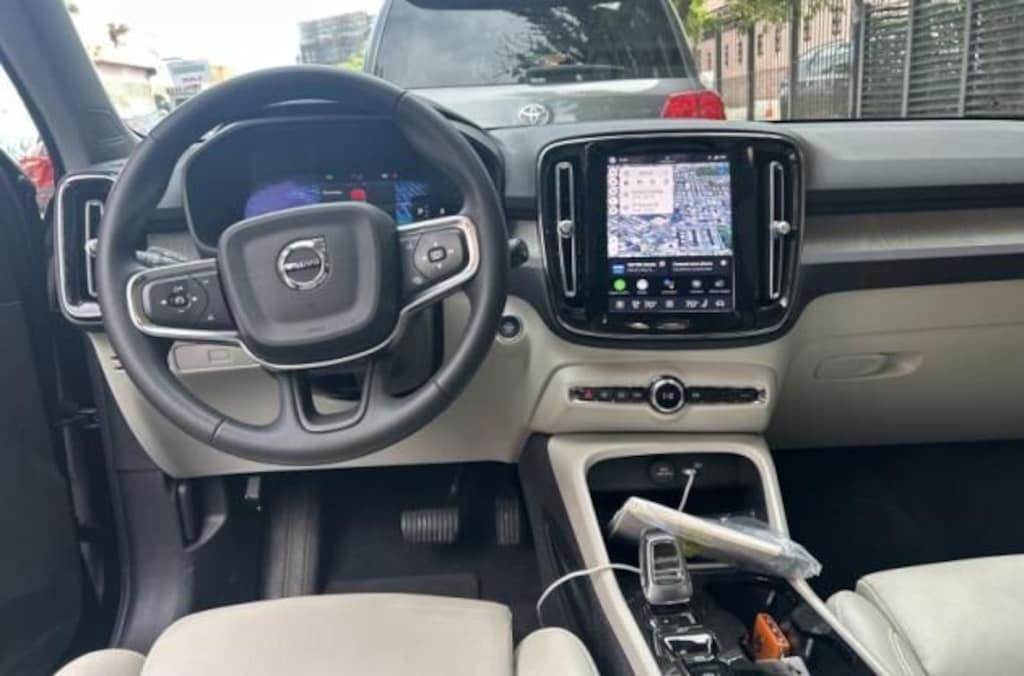Used 2024 Volvo XC40 B5 Plus Dark SUV