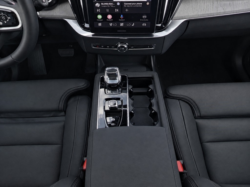 2026 Volvo XC90 Ultra - Photo 13