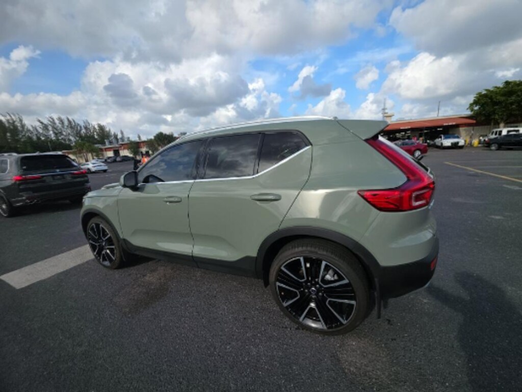 Used 2024 Volvo XC40 B5 Plus Bright SUV