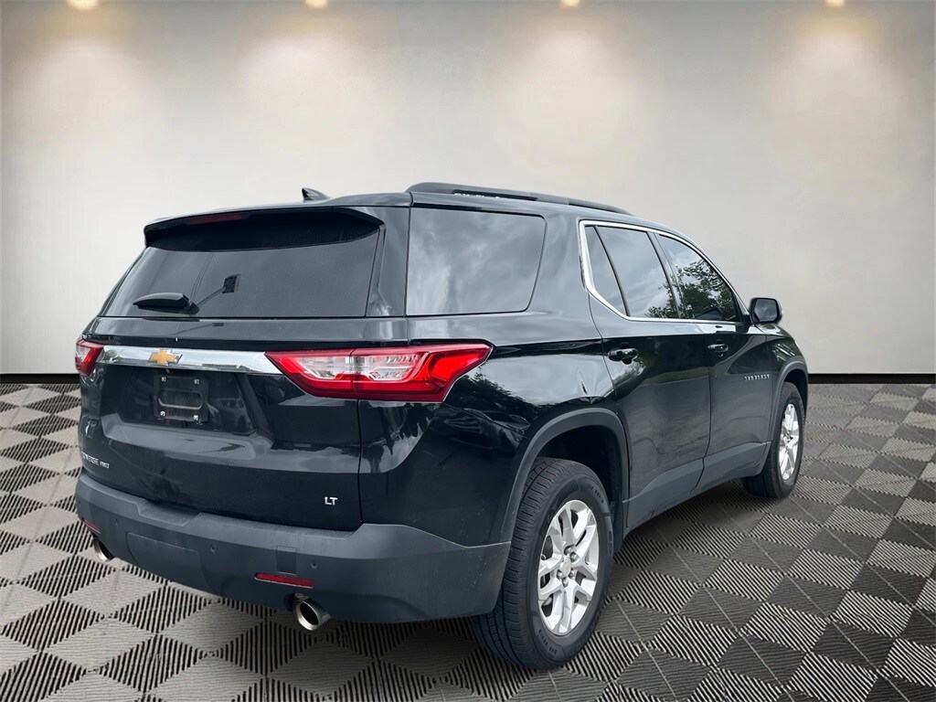 2021 Chevrolet Traverse Leather photo 3
