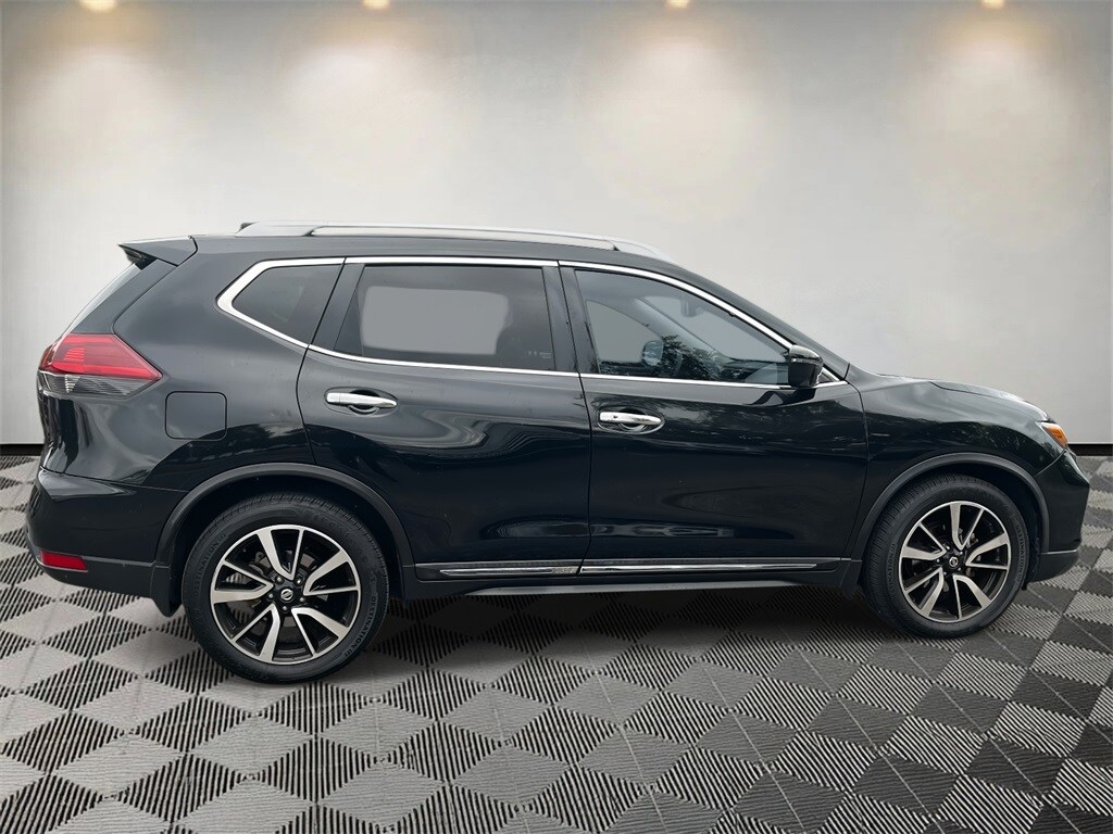 2019 Nissan Rogue SL photo 2
