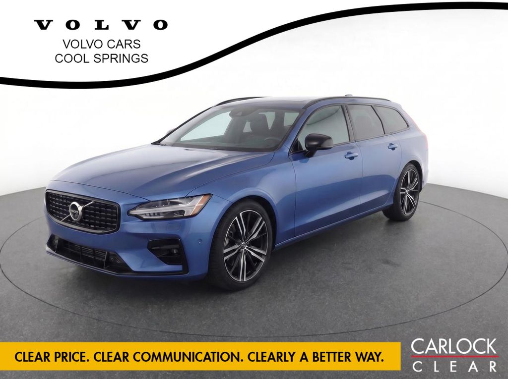 2021 Volvo V60 T5 R-Design's photo
