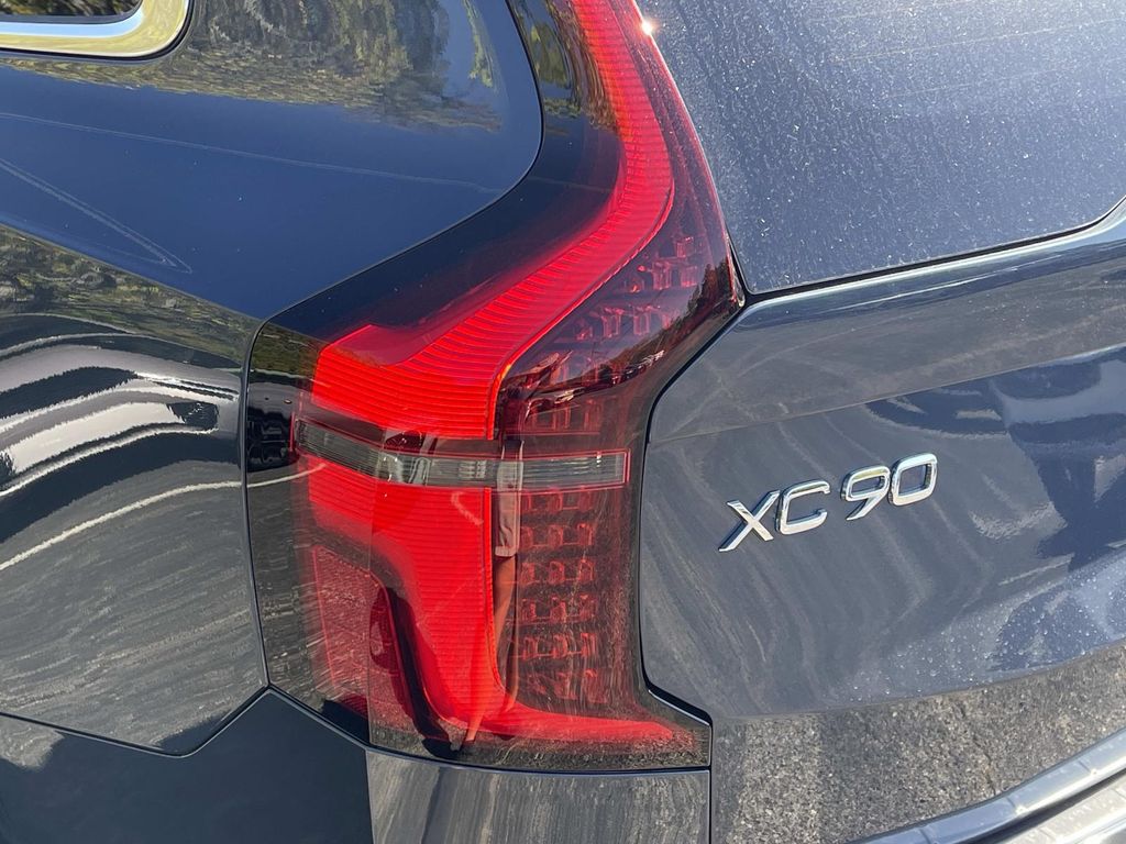 2026 Volvo XC90 Plus - Photo 10