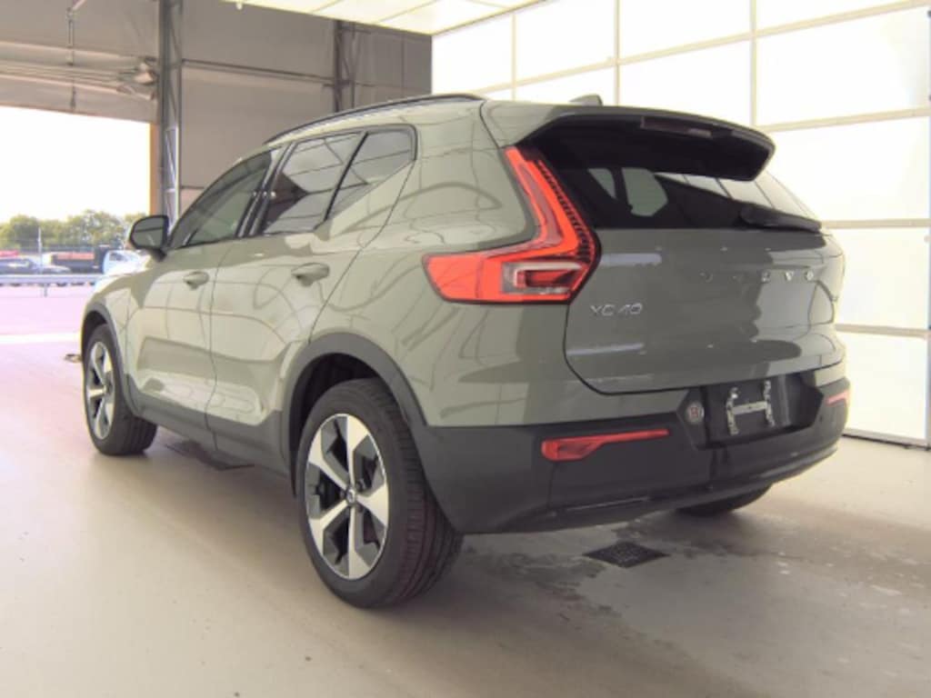 Used 2024 Volvo XC40 B5 Plus Dark SUV