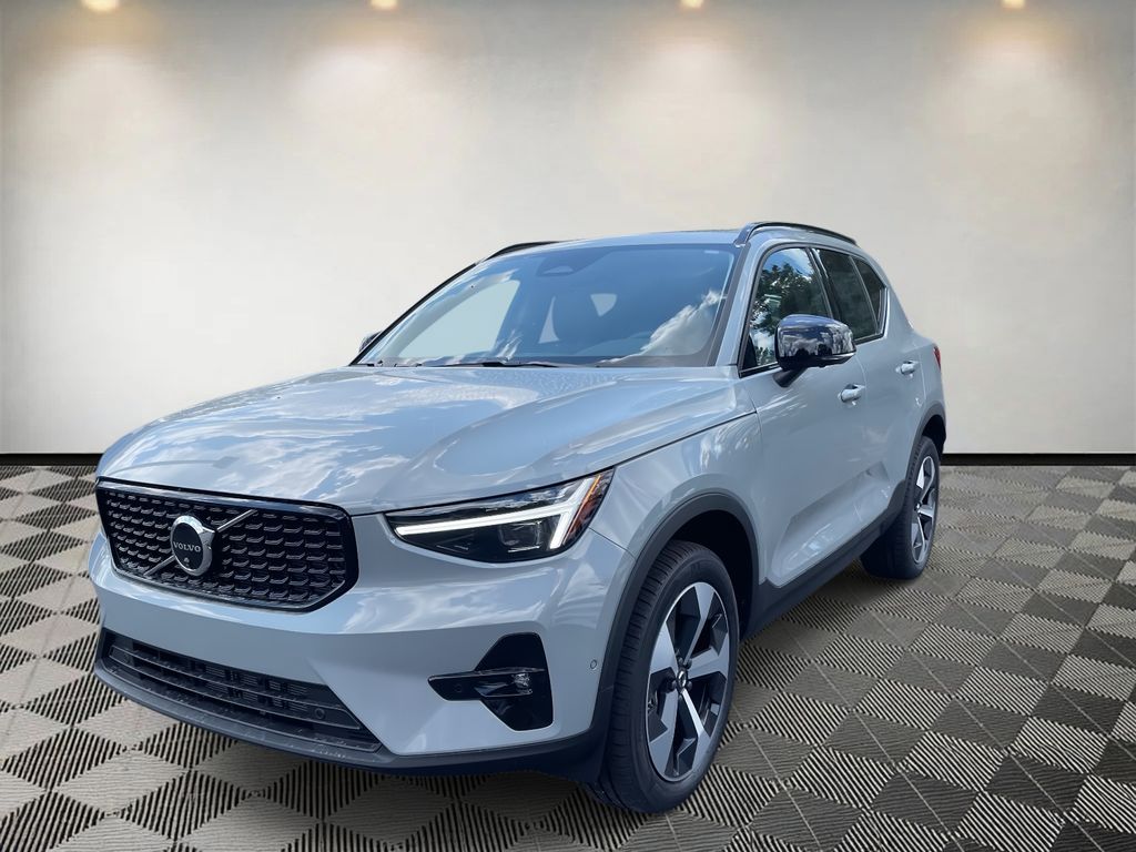 2026 Volvo XC40 Plus - Photo 6