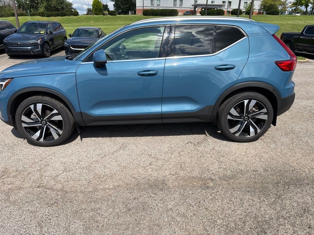 Certified 2024 Volvo XC40 B5 Plus Bright SUV