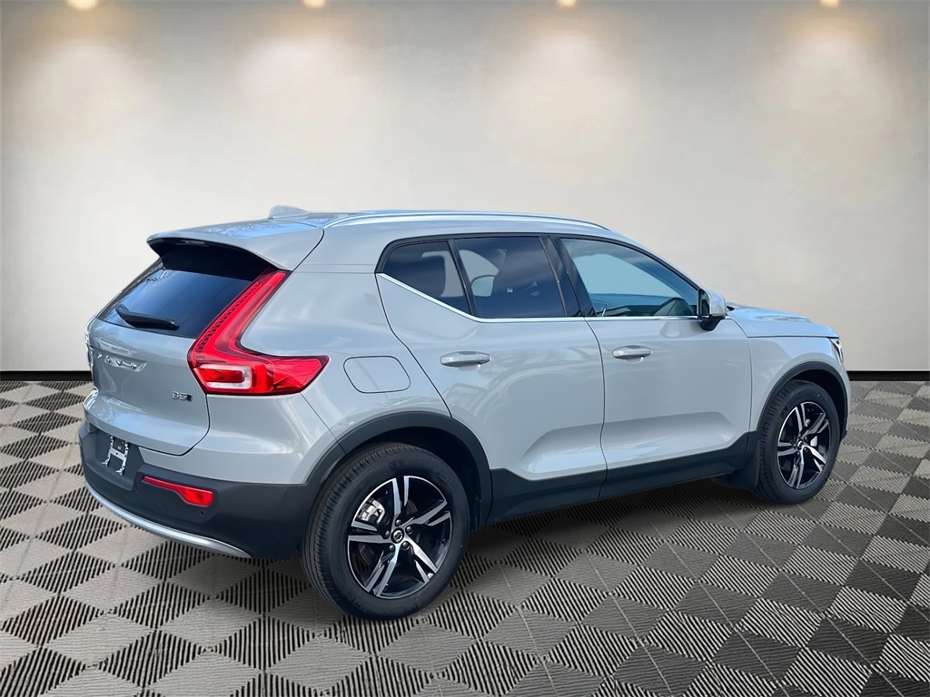 Certified 2025 Volvo XC40 B5 Core Bright Theme SUV