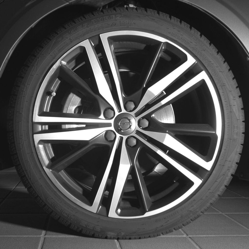 2021 Volvo V60 R-Design - Photo 14