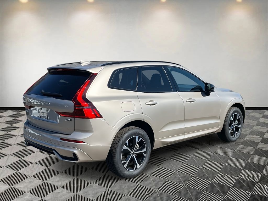 New 2026 Volvo XC60 B5 Core SUV