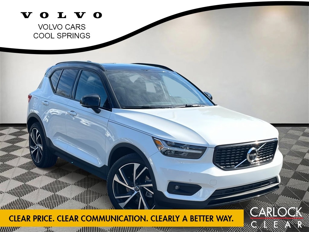 2022 Volvo XC40 R-Design's photo
