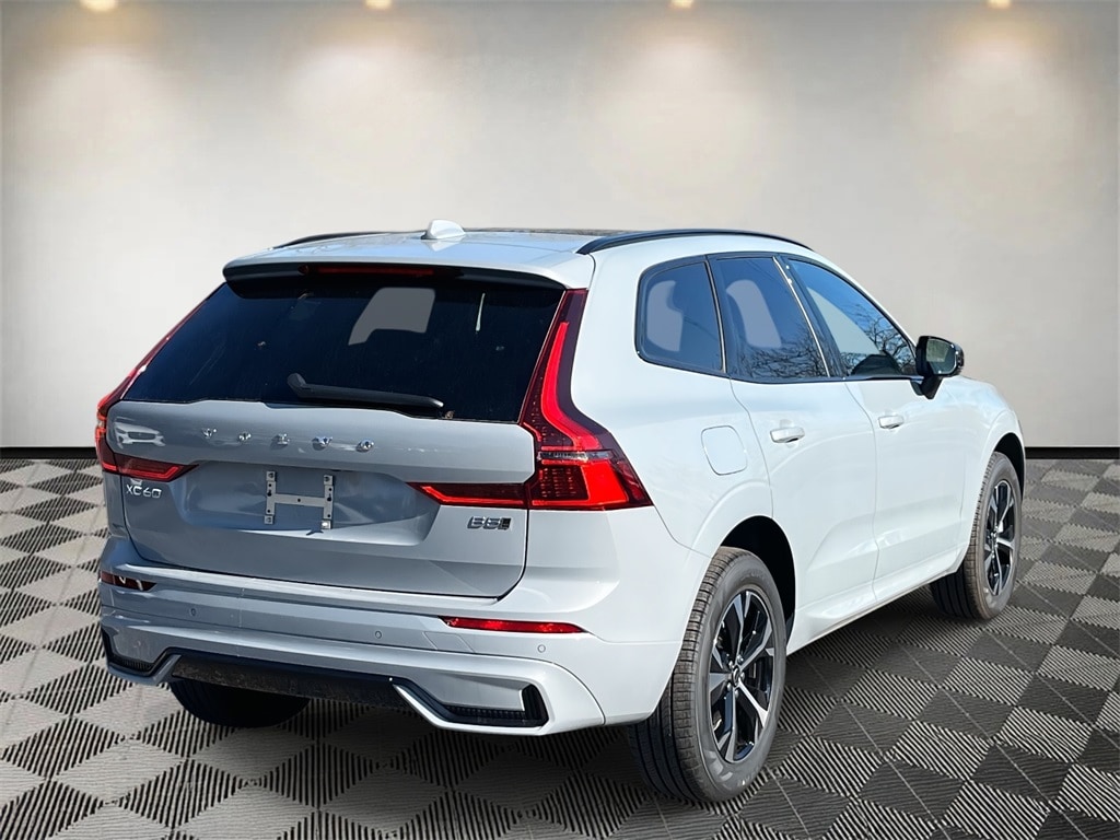 New 2026 Volvo XC60 B5 Core SUV