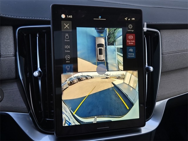 2026 Volvo XC90 Plus - Photo 18