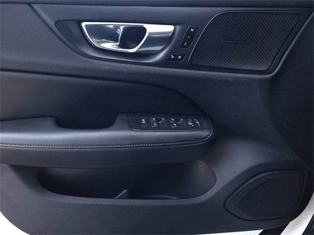 2024 Volvo V60 Cross Country Plus - Photo 11