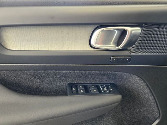 2026 Volvo XC40 Core - Photo 14