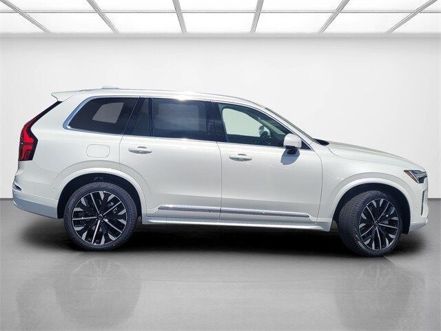 2025 Volvo XC90 T8 photo 4