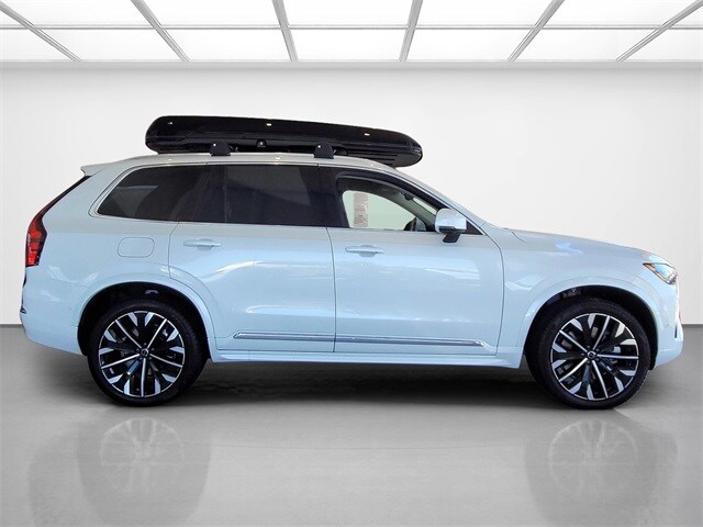 2025 Volvo XC90 T8 photo 2