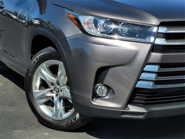 Used 2018 Toyota Highlander Limited with VIN 5TDDZRFH7JS864437 for sale in Dublin, CA