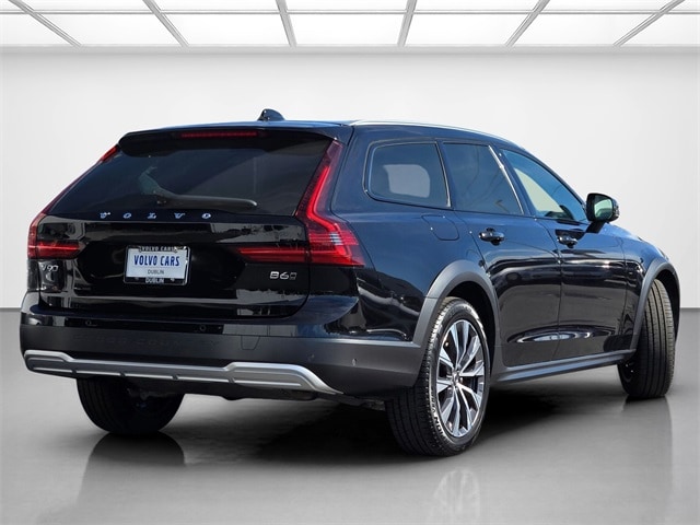 2024 Volvo V90 Cross Country B6 photo 4