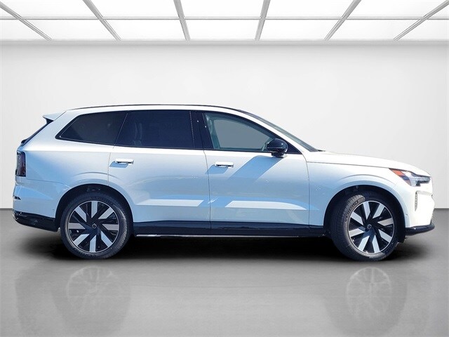 2025 Volvo EX90 Twin Motor Performance Plus photo 4