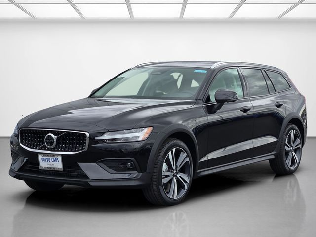 2026 Volvo V60 Cross Country Plus - Photo 8