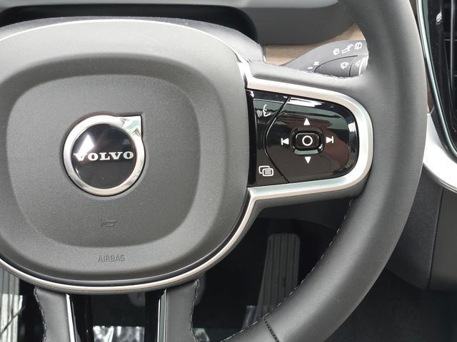 2026 Volvo XC90 Plus - Photo 16