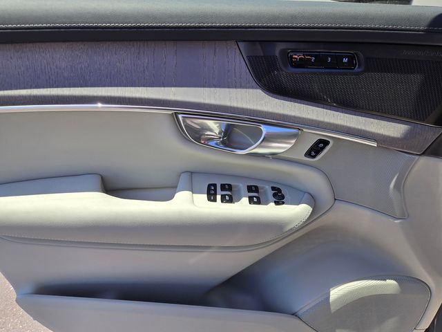 2026 Volvo XC90 Ultra - Photo 17