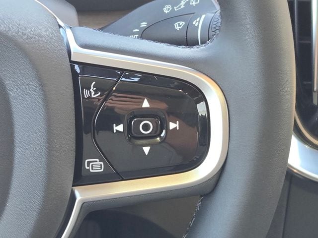 2026 Volvo XC90 Plus - Photo 16