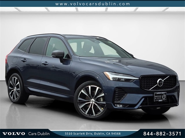 2023 Volvo XC60 Plus's photo