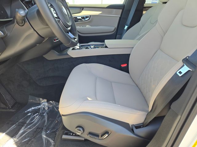 2026 Volvo XC90 Plus - Photo 25