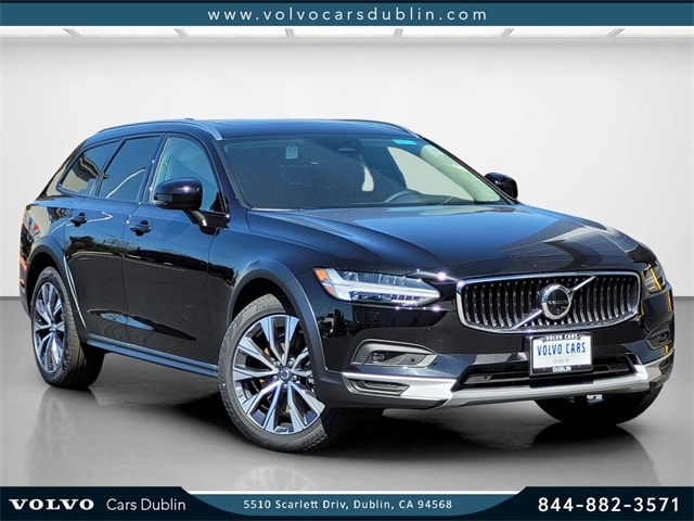 2024 Volvo V90 Cross Country B6 Plus Wagon