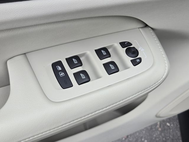 2026 Volvo V60 Cross Country Plus - Photo 11