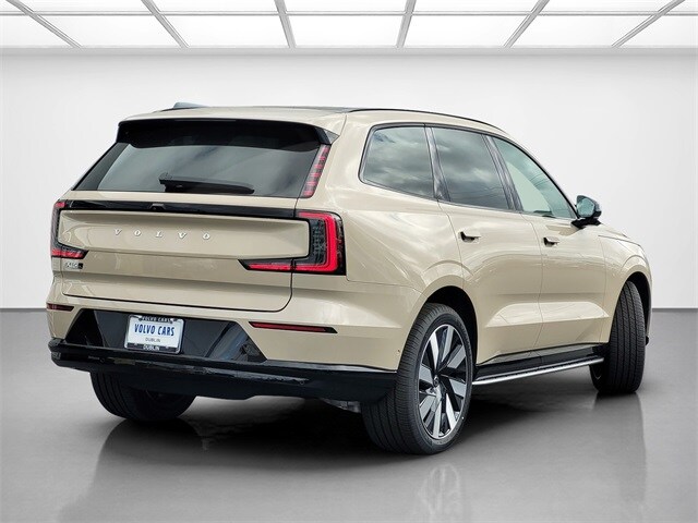 2025 Volvo EX90 Twin Motor Plus photo 4