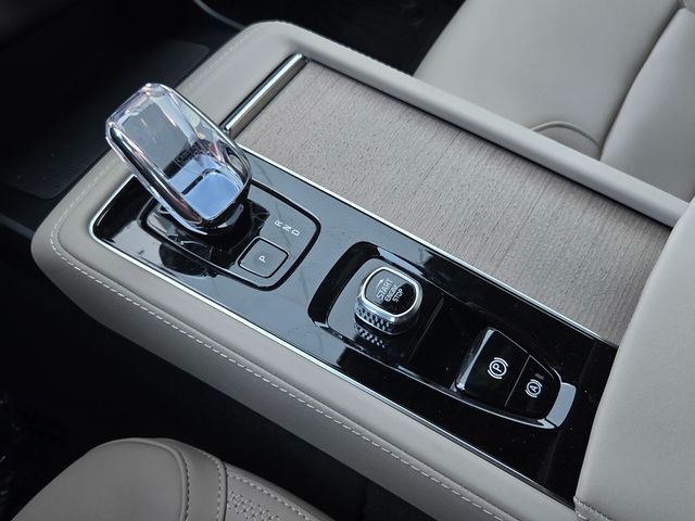 2026 Volvo XC90 Plus - Photo 22