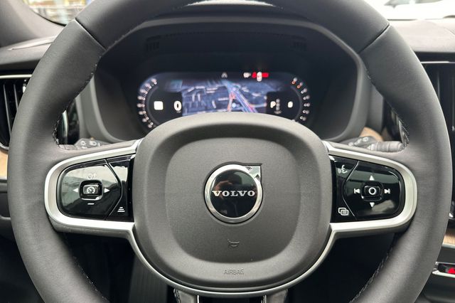 2026 Volvo XC60 Plus - Photo 23
