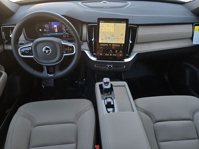 2026 Volvo XC90 Plus - Photo 17