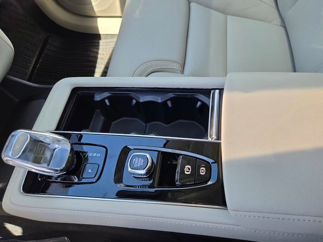 2026 Volvo XC90 Ultra - Photo 23
