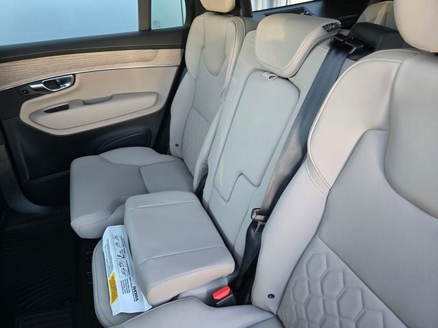 2026 Volvo XC90 Plus - Photo 15